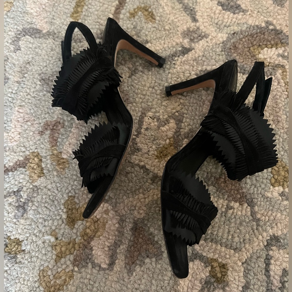 Donald Pliner Ruffled Heel - Picture 5 of 5